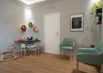Χειρουργός Ωτορινολαρυγγολόγος ενηλίκων & παίδων Dr Καρασμάνης Ηλίας MD PhD